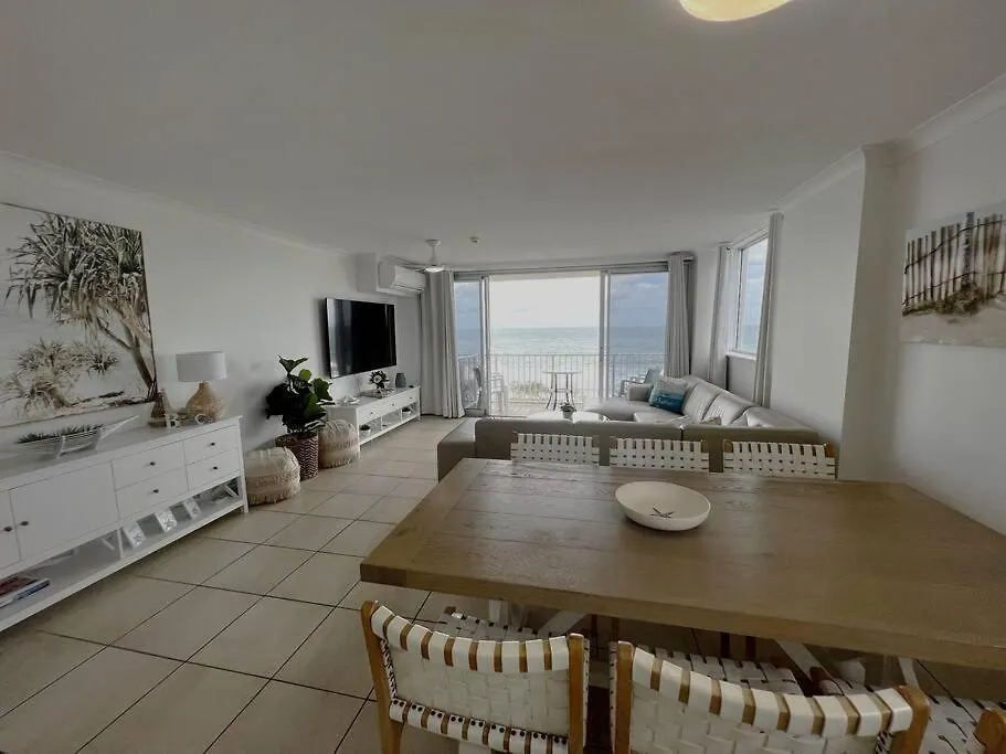 Beach Front 3 Bedroom Unit - Ocean View & Pool - Maroochydore Apartamento