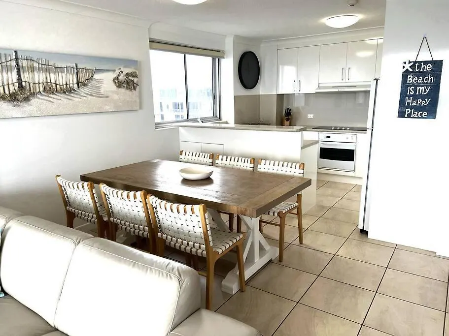 Beach Front 3 Bedroom Unit - Ocean View & Pool - Maroochydore Apartamento