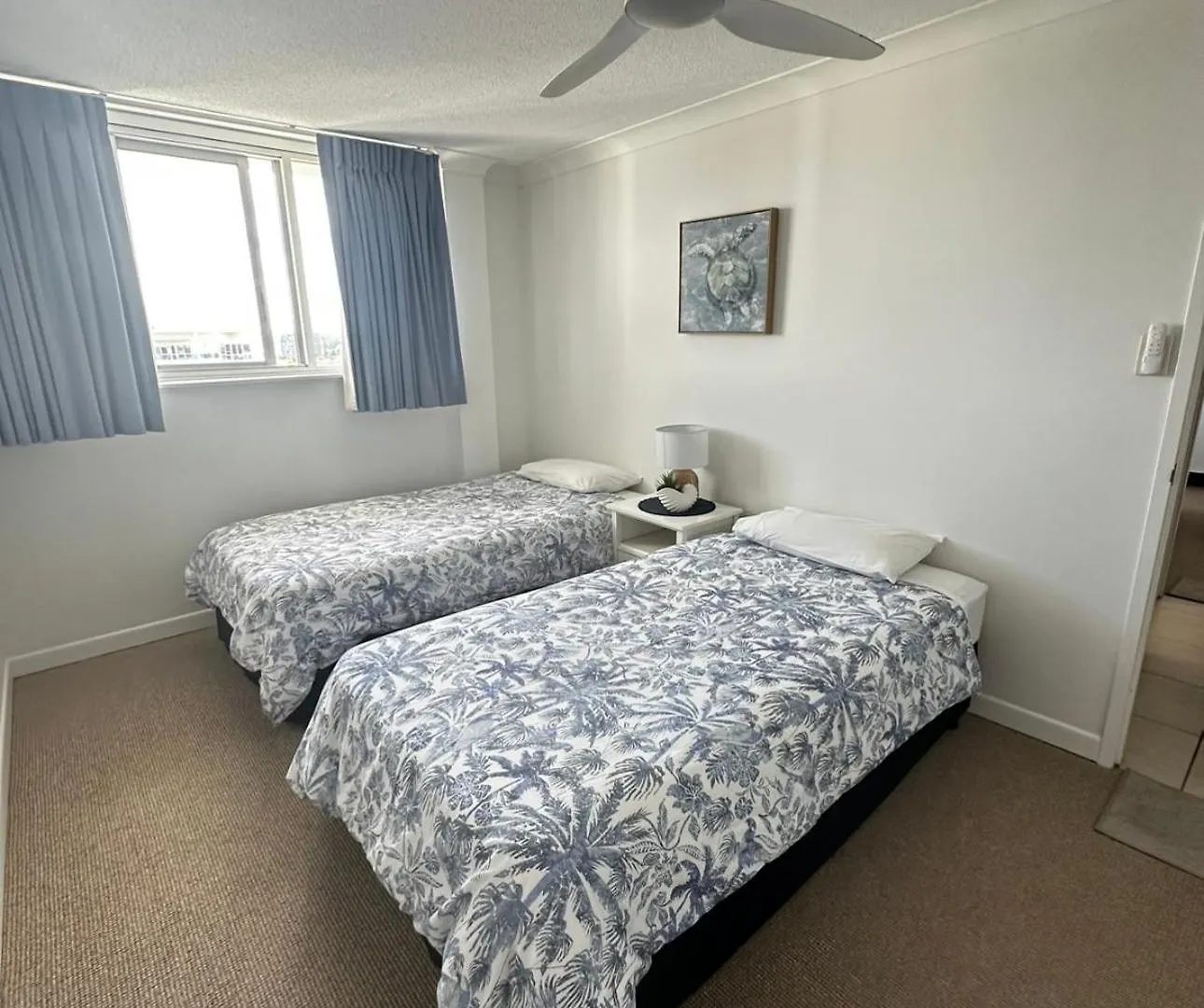 Beach Front 3 Bedroom Unit - Ocean View & Pool - Maroochydore